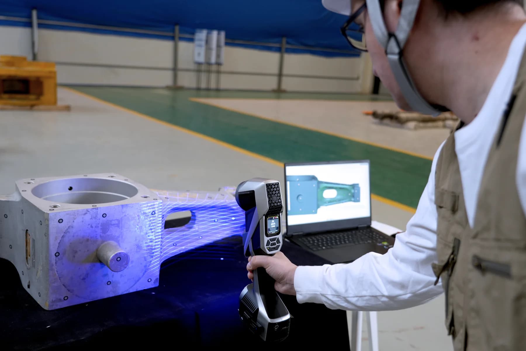 Contrôle sans contact d’une pièce industrielle avec un scanner 3D KSCAN-X
